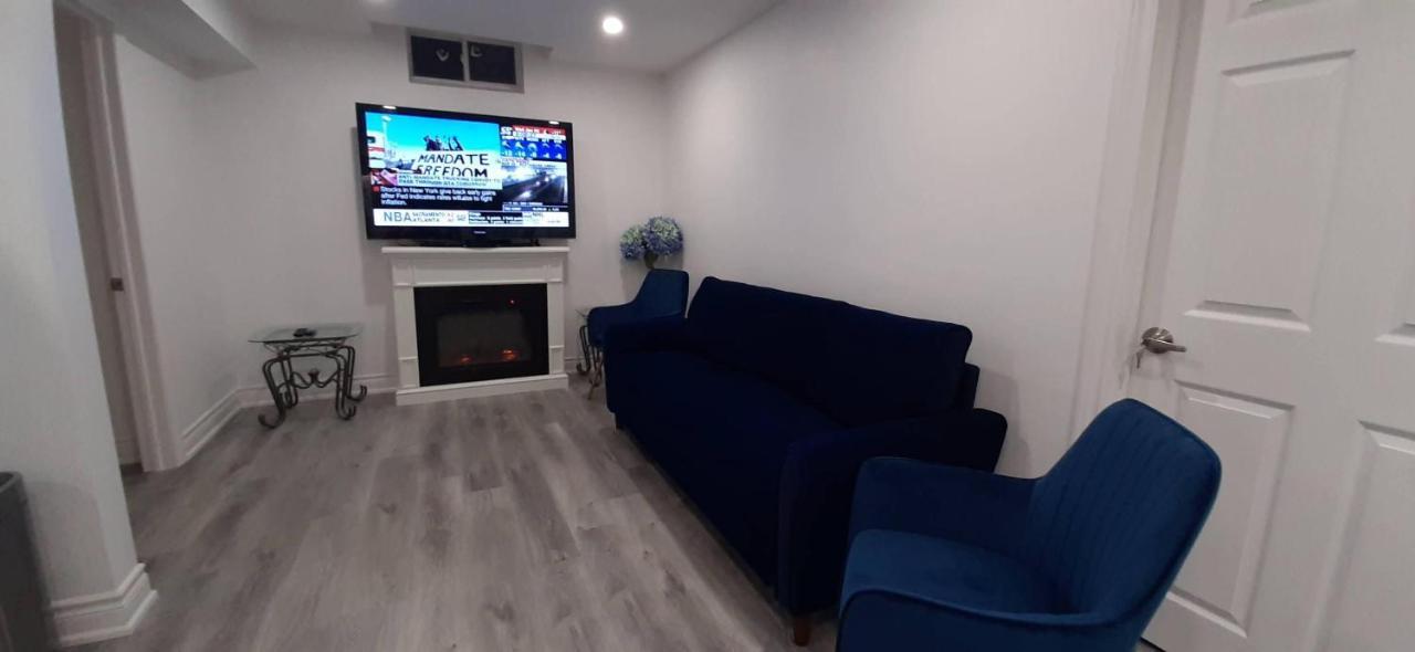 2 Bedrooms 2 Washrooms 2 Parking Spots Basement Apartment نيوماركت المظهر الخارجي الصورة