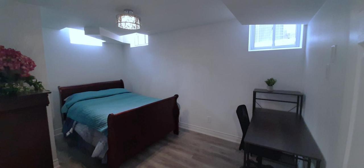 2 Bedrooms 2 Washrooms 2 Parking Spots Basement Apartment نيوماركت المظهر الخارجي الصورة